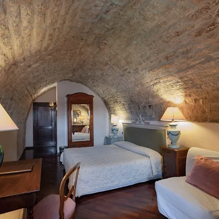 Отель Relais Ducale 4*