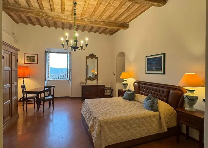 Relais Ducale 4* غوبيو